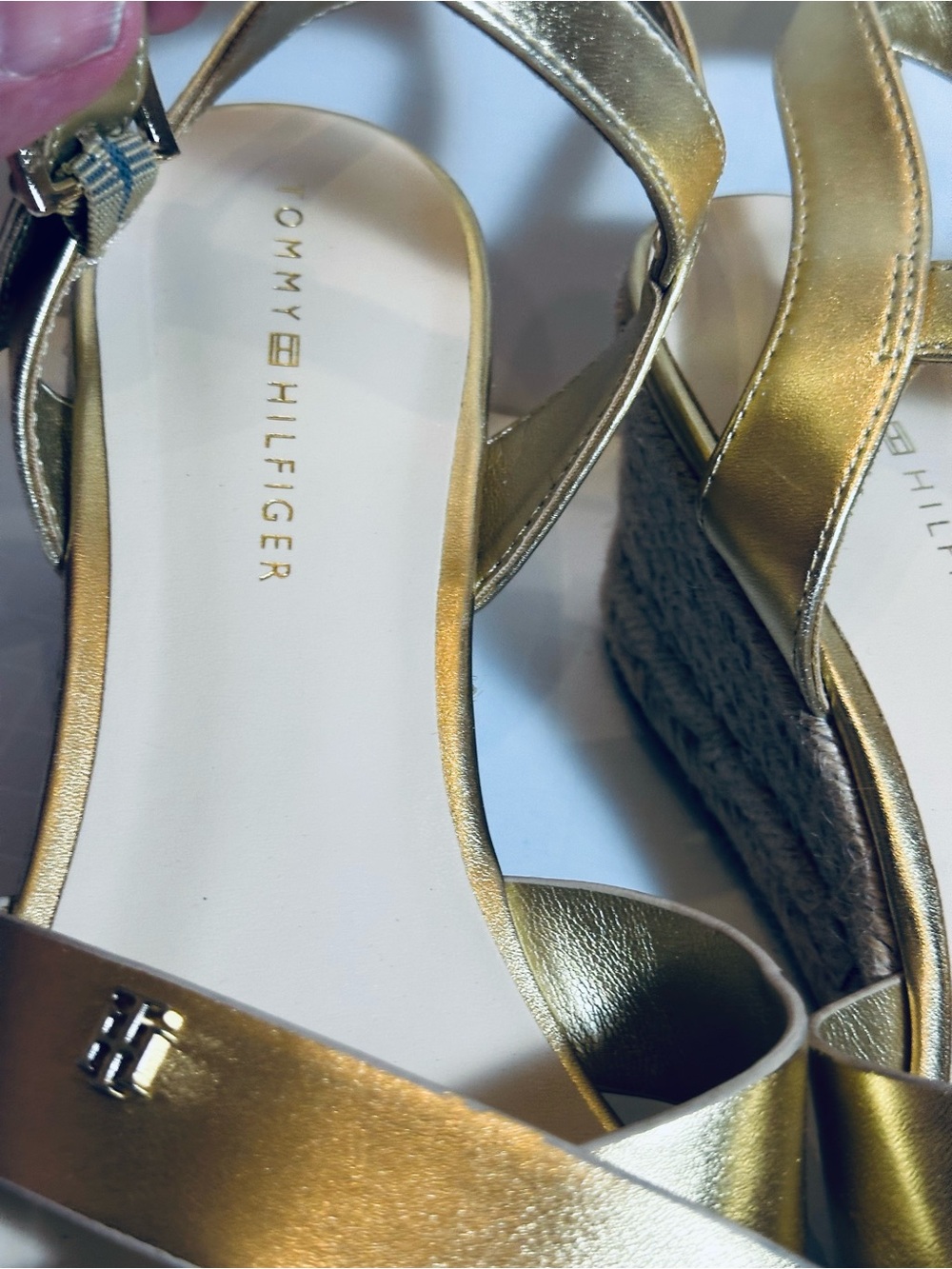 Tommy Hilfiger Gold Metallic Espadrille Wedge Sandals Size 9M - Picture 10 of 10